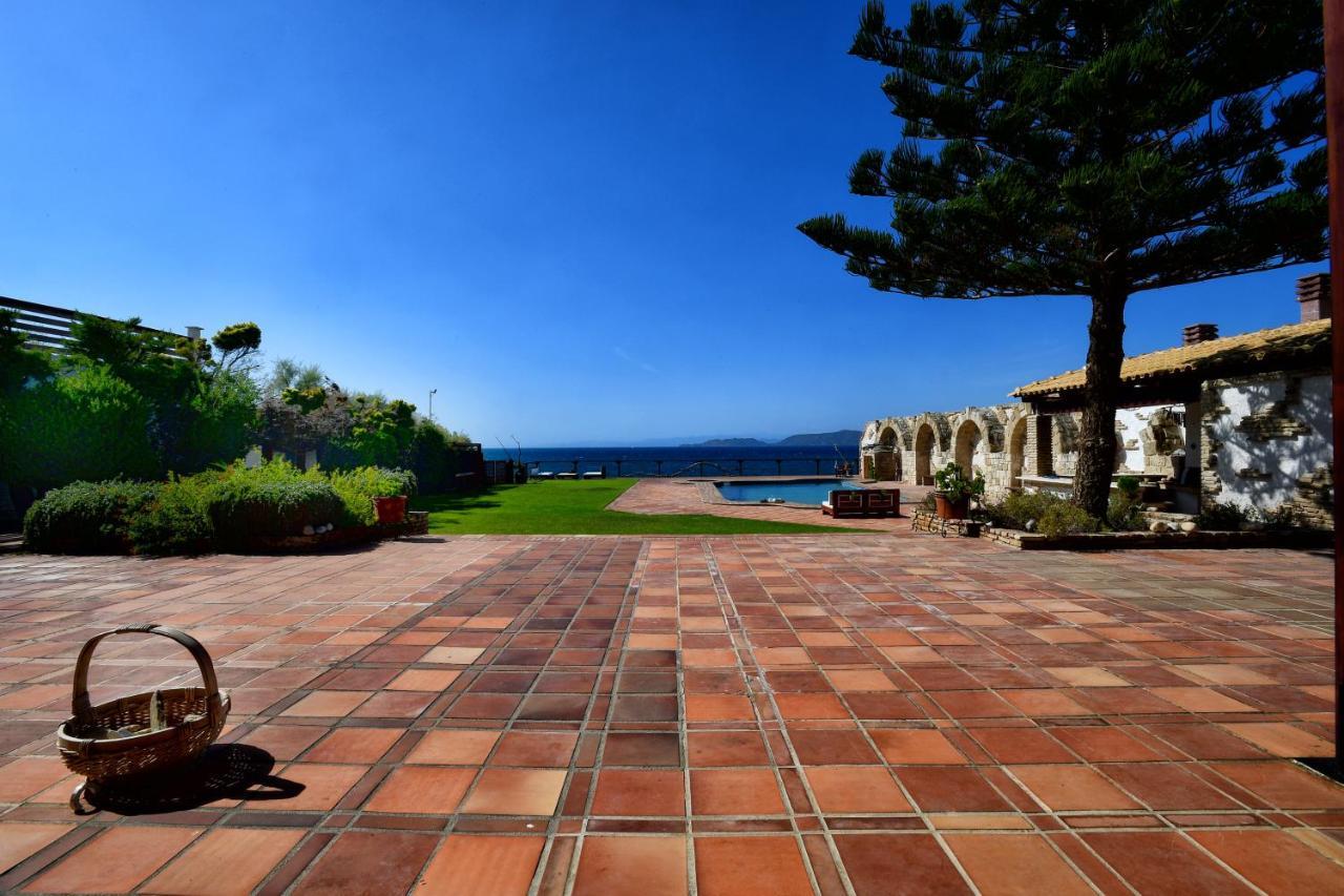 Luxurious Villa By The Sea Posidhonia  Экстерьер фото